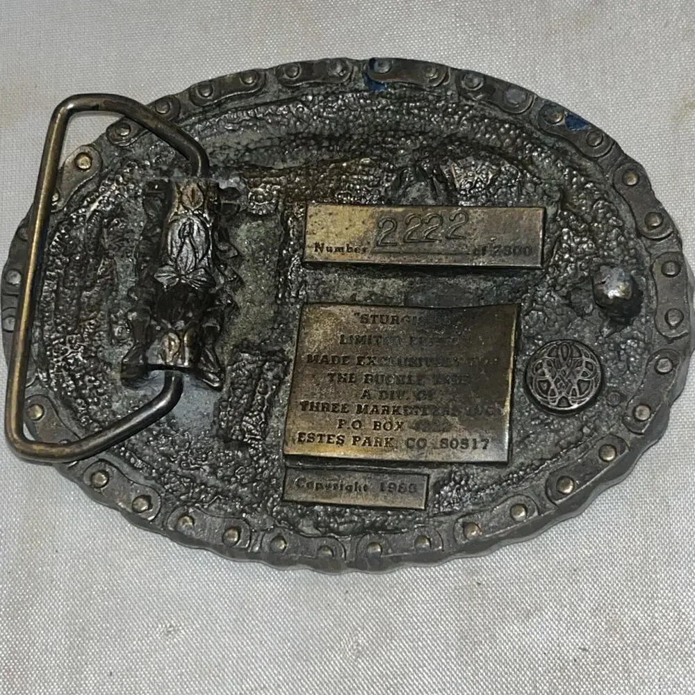 Motorcycle belt buckle Sturgis SD Black Hills Cycle Classic 1985 Mt Rushmore LTD - Picture 2 of 2